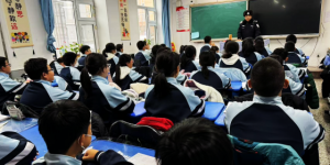反假宣传进校园 筑牢金融安全线