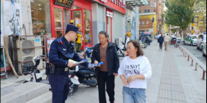 反诈宣传“面对面”  冰城公安筑牢防骗“安全墙”