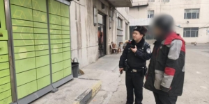 民警巡逻拾获快递 及时归还暖人心