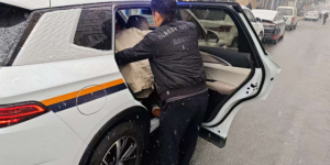 南岗警方巡逻中连续救助走失老人 暖心守护传递城市温度