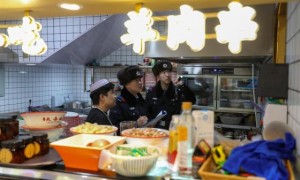 冰城公安发力  拧紧“九小场所”安全阀